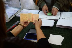 مواطنون أشّروا بطاقات انتخابهم من دون دخول مراكز الاقتراع