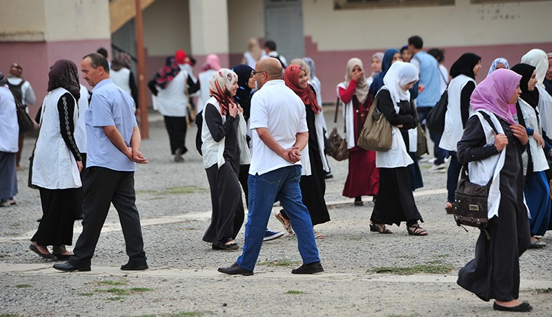 تلاميذ الثانوي يعتصمون ويرفضون الالتحاق بمقاعد الدراسة في باتنة