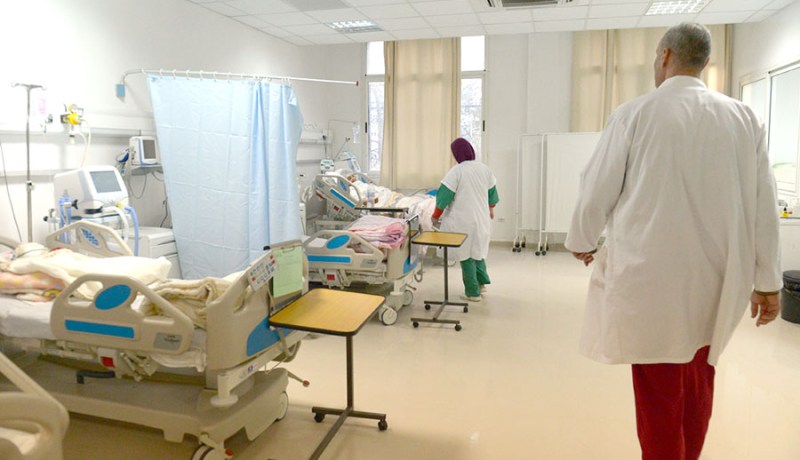 شاب يقاضي مستشفى تيبازة بسبب ترك الأطباء «صمام دم» في رجله