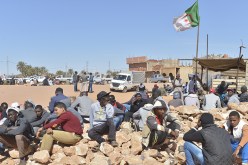 بطالون يحتجون ويغلقون مقر المفتشية الولائية في أدرار