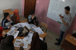 إعــلانات الــدروس الخــصوصية تغزو الشوارع عــشية الدخـول المدرسي