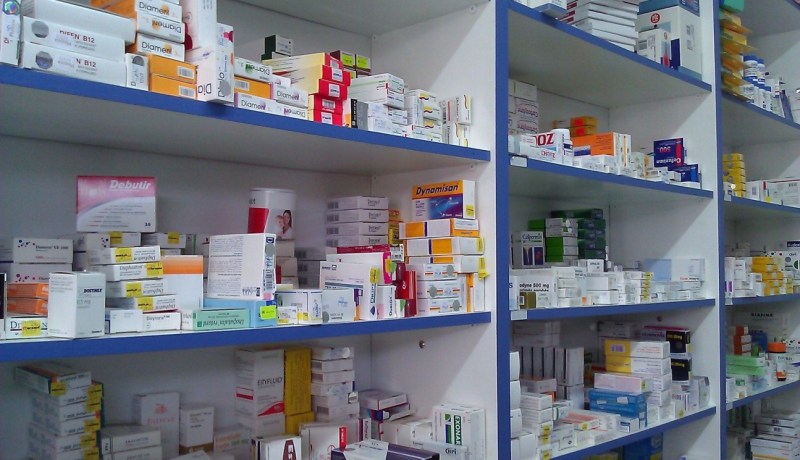 إتفاقية بين الصيادلة ومؤسسة لافارج للتخلص من 20 ألف طن من الادوية منتهية الصلاحية