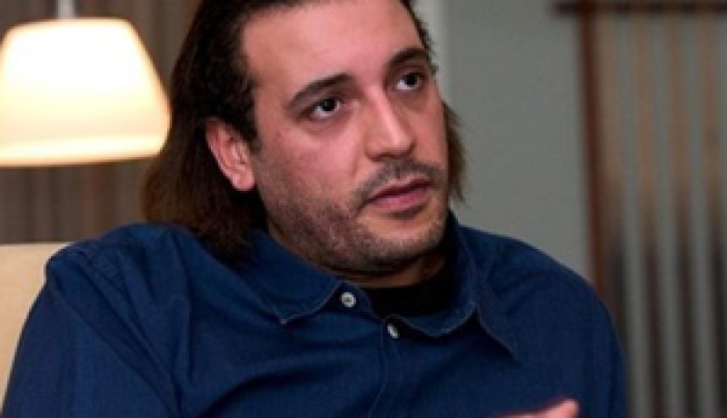 بتهمة ضرب خادمين وإهانتهما : اعتقال نجل القذافي وزوجته الحامل في جنيف