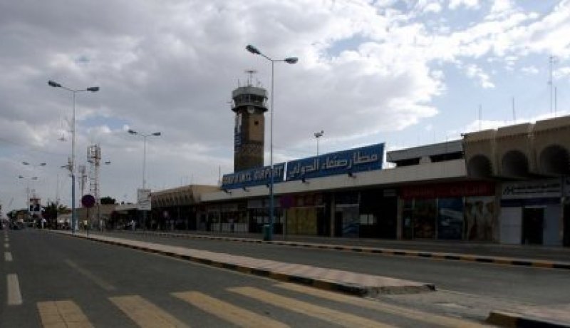 إعادة فتح مطار صنعاء الدولي والرئيس الأميركي يدعم نظيره اليمني