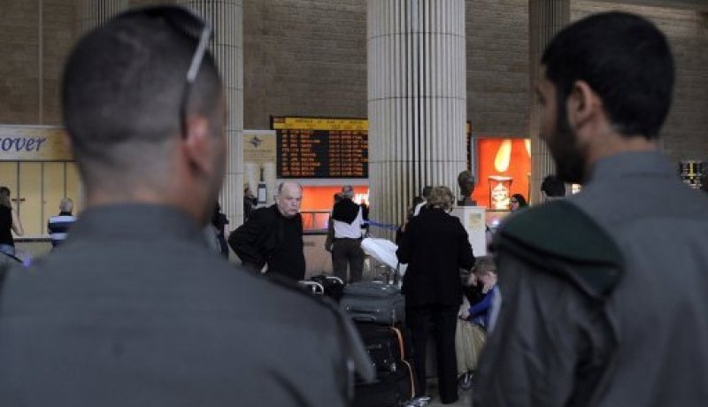 اعتقال 4 نشطاء مؤيدين للفلسطينيين في مطار بن غوريون