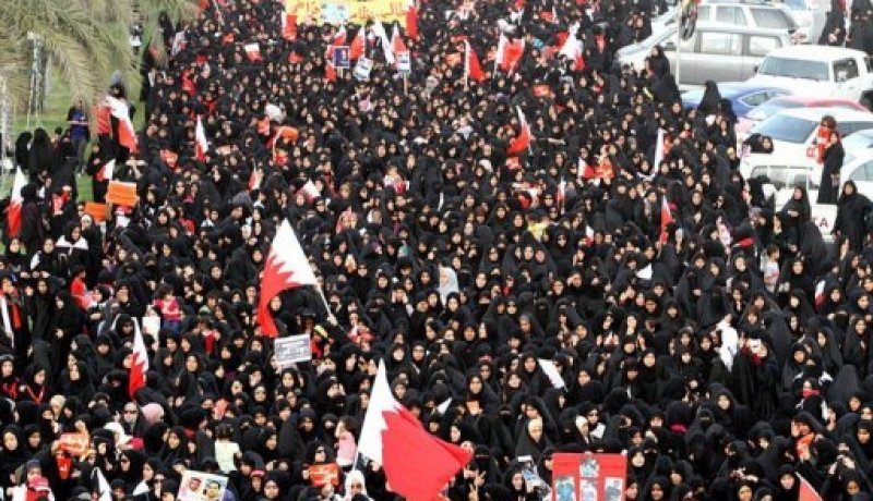 تفريق الاف المتظاهرين بالقوة قرب المنامة