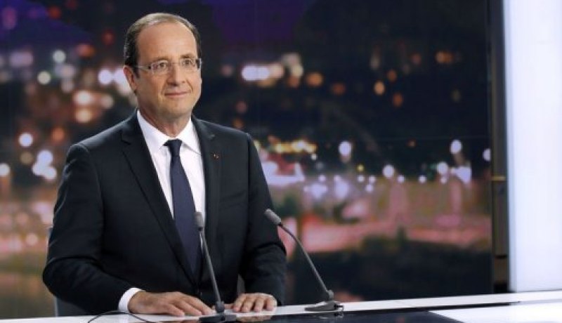 الرئيس الفرنسي هولاند يزيد الضغوط على اليونان