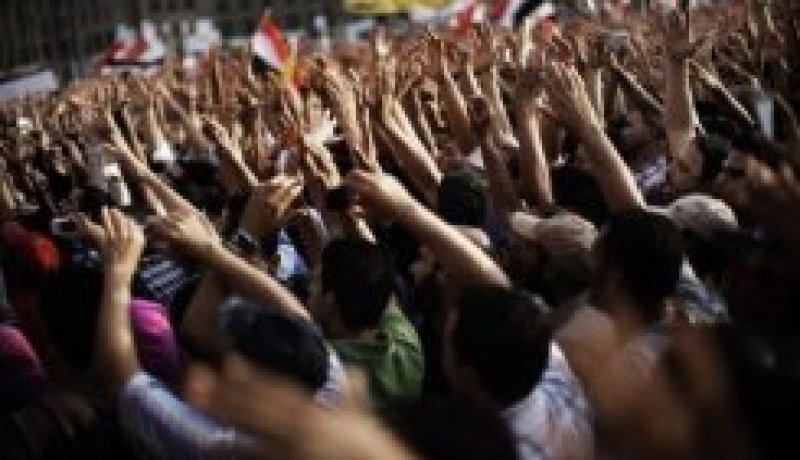 شباب الثورة يدعو لتظاهرة مليونية للمطالبة يوقف الجولة الثانية من انتخابات الرئاسة