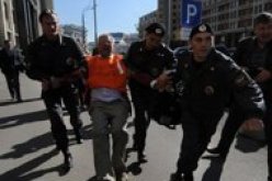 مداهمات لمنازل عدد من قادة المعارضة الروس في موسكو عشية تظاهرة كبيرة