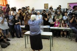 اليمين واليسار الراديكالي يحققان نتيجة شبه متساوية في انتخابات اليونان
