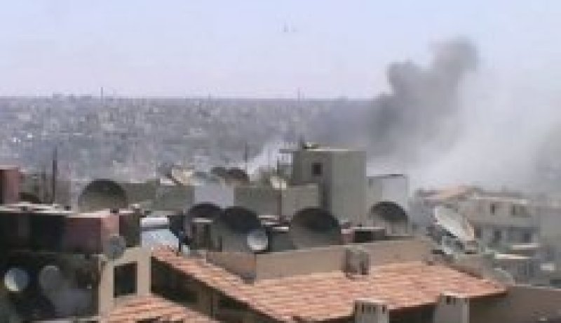 استمرار القصف والاشتباكات العنيفة في حمص و37 قتيلا في سوريا