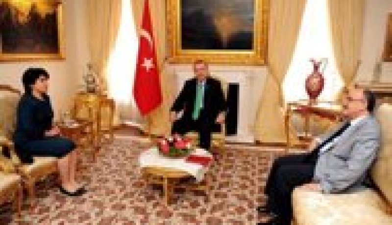 اردوغان يلتقي ليلى زانا الناشطة الكردية التاريخية
