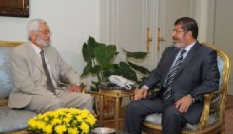 مرسي يتعهد احترام حكم المحكمة الدستورية الصادر الثلاثاء حول مجلس الشعب