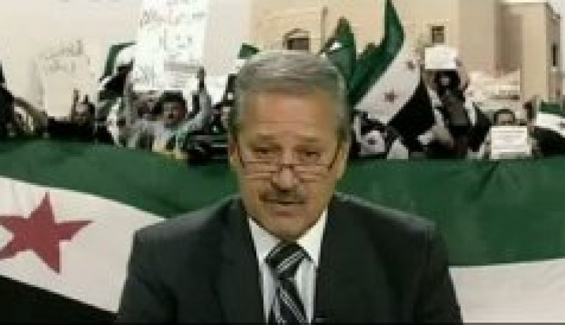 السفير السوري المنشق ينتقد المالكي وايران