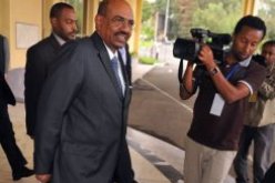 السودان سيفرج عن صحفية مصرية بعد لقاء مرسي والبشير