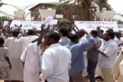 محكمة سودانية توجه تهمة الإرهاب إلى ناشطين معارضين اثنين
