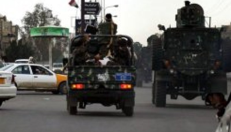 خمسة قتلى في هجوم شنه موالون لصالح على وزارة الدفاع اليمنية