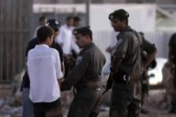 يهود متطرفون يرشقون فلسطينيين بالحجارة في القدس