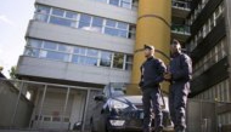 اعتقال شخص والإفراج عن آخر في إطار التحقيق في تهديدات لصحيفة شارلي إيبدو