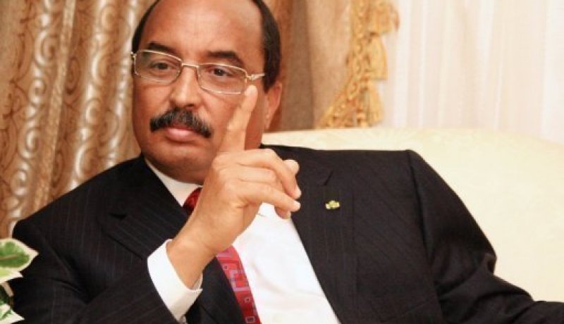 نقل الرئيس الموريتاني ولد عبد العزيز المصاب برصاصة الى باريس