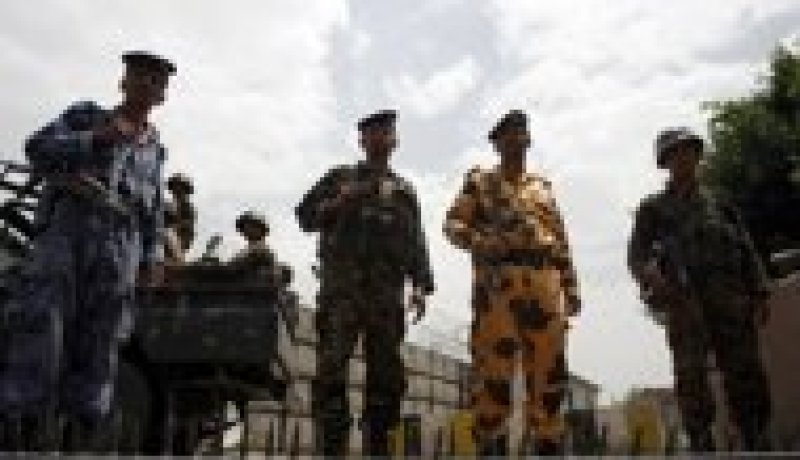 مقتل 15 جنديا في اعتداء بسيارة مفخخة نفذته القاعدة في جنوب اليمن