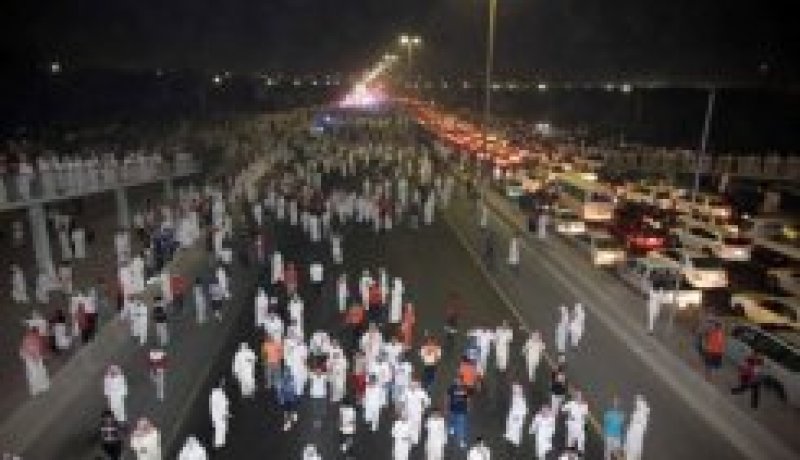 الشرطة الكويتية تستخدم القنابل الصوتية لتفريق تظاهرة للمعارضة