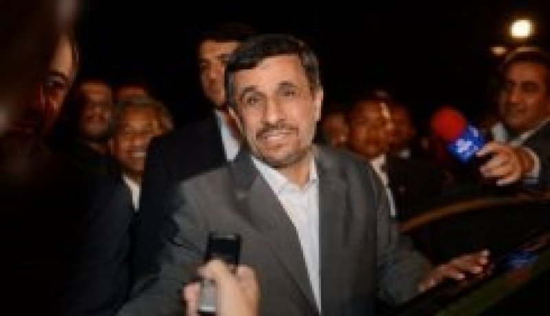 نجاد ينتقد الانتخابات الأميركية في منتدى للديمقراطية في اندونيسيا