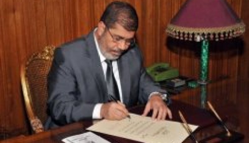 مرسي يكرس خطابه امام مجلس الشورى للوضع الاقتصادي