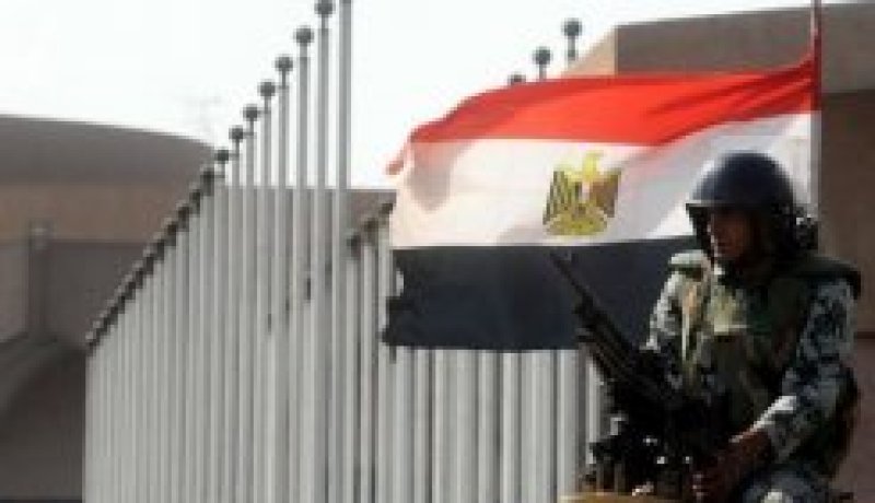 أزمة حادة في مصر بين المجلس العسكري والإخوان