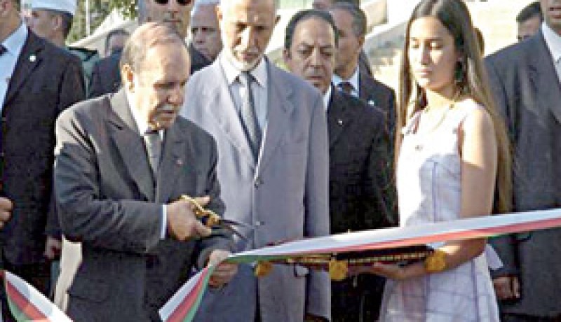 مفاجآت بالجملة في “سافيكس” عشية المعرض الدولي