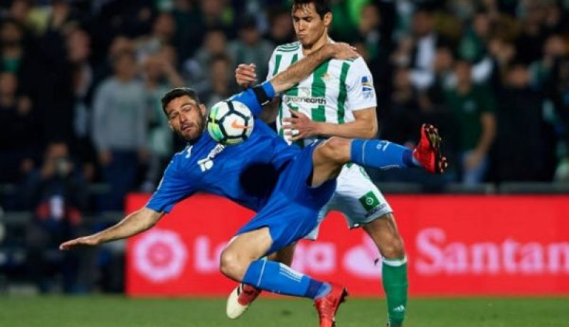 ماندي رفقة “سواريز” و”بيل” في التشكيلة المثالية لليغا