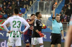 بالفيديو.. ماندي يُطرد بسذاجة