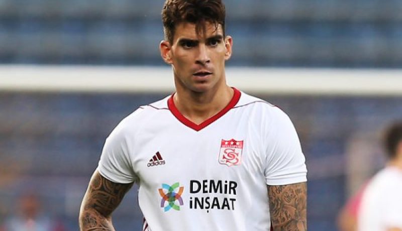 مجاني: “محرز من أفضل لاعبي البريميرليغ”