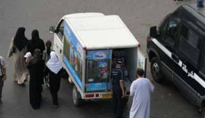 “طوارئ” بسبب شاحنة اعتدت على حاجز أمني بالرويبة