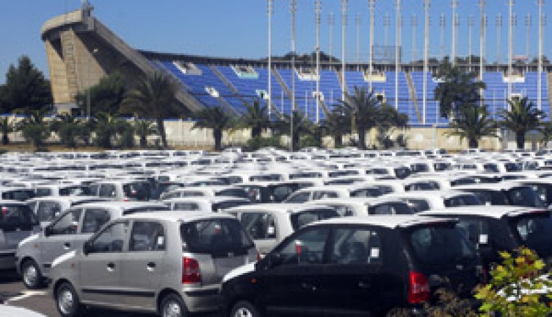 بعد استيلائه على حظيرة المركب الأولمبي محمد بوضياف:سيارات ربراب تجبر بوتفليقة على الذهاب إلى البليدة!؟