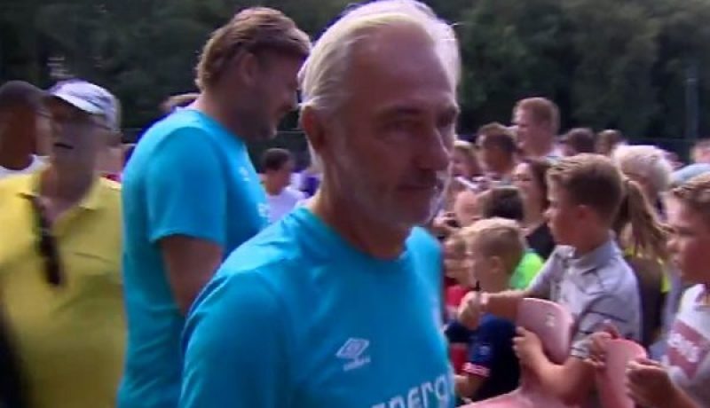 فان مارفيك يباشر عمله مع هيندوفن ويبتعد عن الخضر