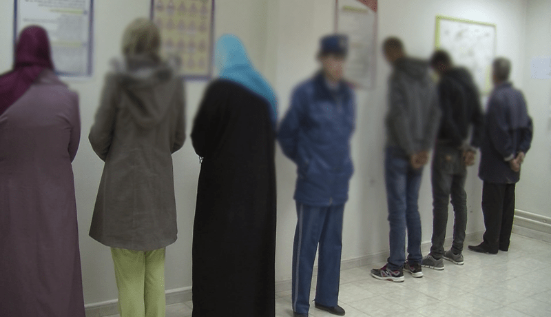 سيدة ضمن مجموعة أشرار قامت باختطاف واحتجاز قاصر لمدة 3 أيام في العاصمة
