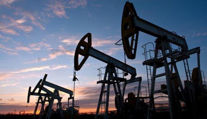 أسعار النفط ترتفع الى 52 دولارا للبرميل الاثنين