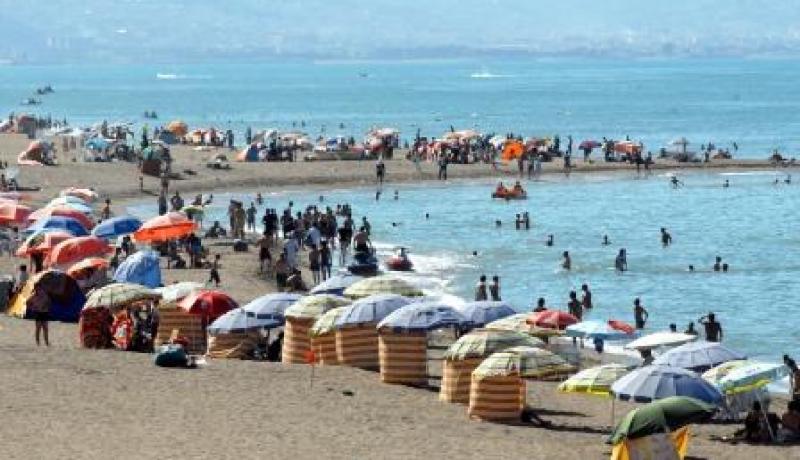 إصابة 160 مصطاف بمرض غريب بشاطئ قورصو وبومرداس