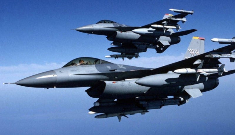 مقتل اكثر من 30 عنصرا من داعش في غارات للتحالف شمال سوريا