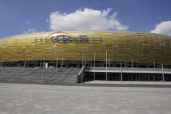 البرد القارس يؤجل الأشغال في أحد ملاعب يورو 2012 ببولندا