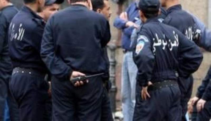 أعمال عنف بين الجمارك والمواطنين استعملت فيها الذخيرة الحية والغازات المسلية للدموع