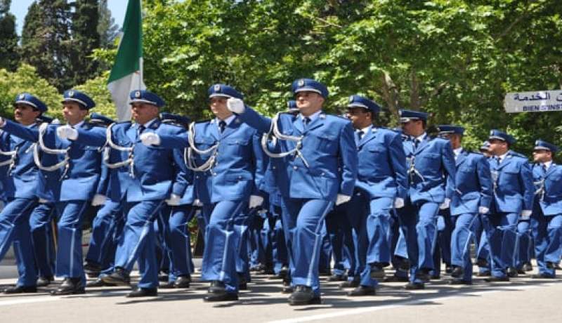 مركز راحة للشرطة في قلب الغابة