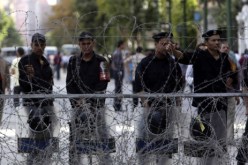 تعزيزات أمنية في مقر للشرطة في مصر