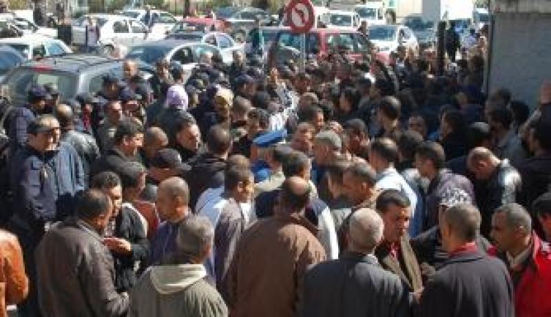 ''القيادة ستتكفل بدراسة ملفات رجال الشرطة المفصولين في إطار ما يسمح به القانون''