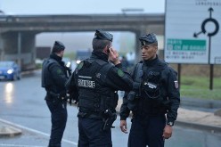 وزير الداخلية الفرنسي يؤكد أن العملية الأمنية للقبض على المهاجمين مستمرة