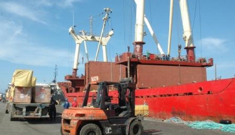الجمارك تعفي المؤسسات الكبرى من مراقبة عمليات الاستيراد