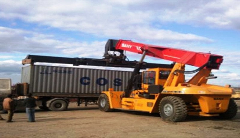 حجز أجهزة اتصال لاسلكية ومواد متفجرة بميناء وهران