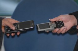 الهواتف النقالة متعددة الوسائط ،ترفيه عن النفس، كشف عن الجرائم وهدم للبيوت