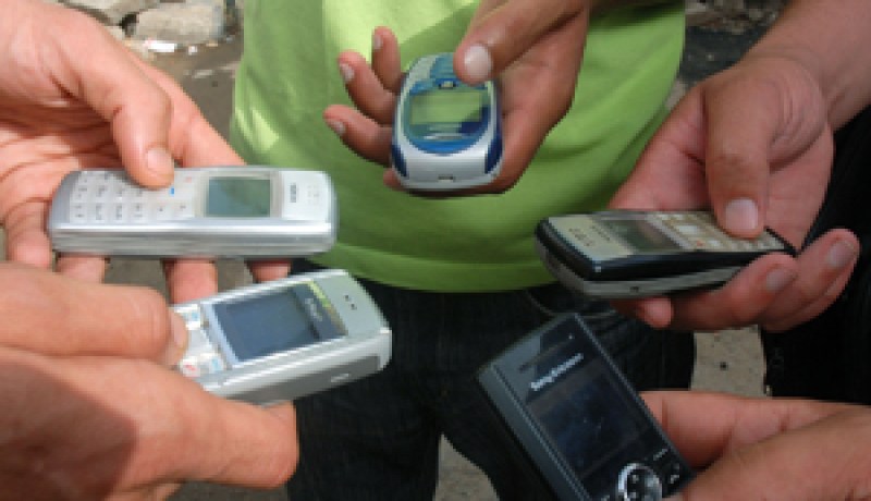 طلبوا بضرورة تدخل مسؤولي شبكات الهاتف النقال:جزائريون يقعون ضحايا رسائل SMS احتيالية ومجهولة المصدر
